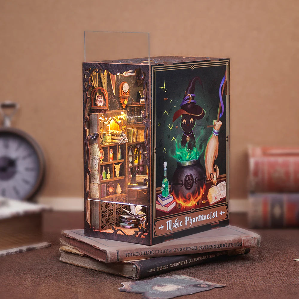 Magic Pharmacist - Book Nook Kit - CuteBee