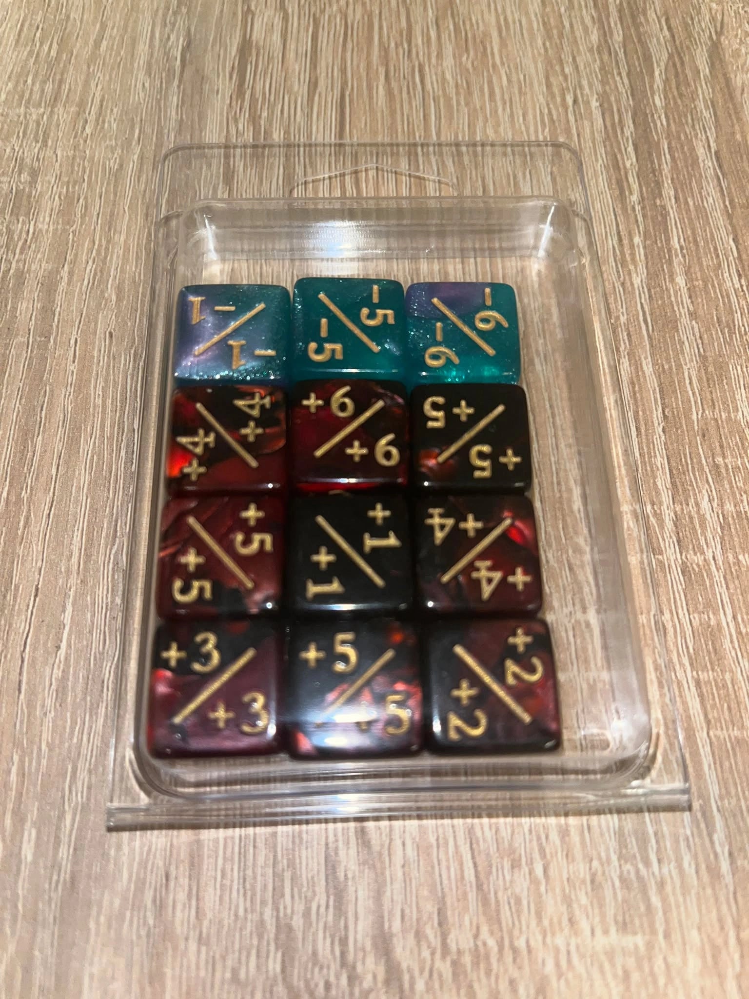 Red/Black Positive/Negative D6 Dice 16 mm (12st)