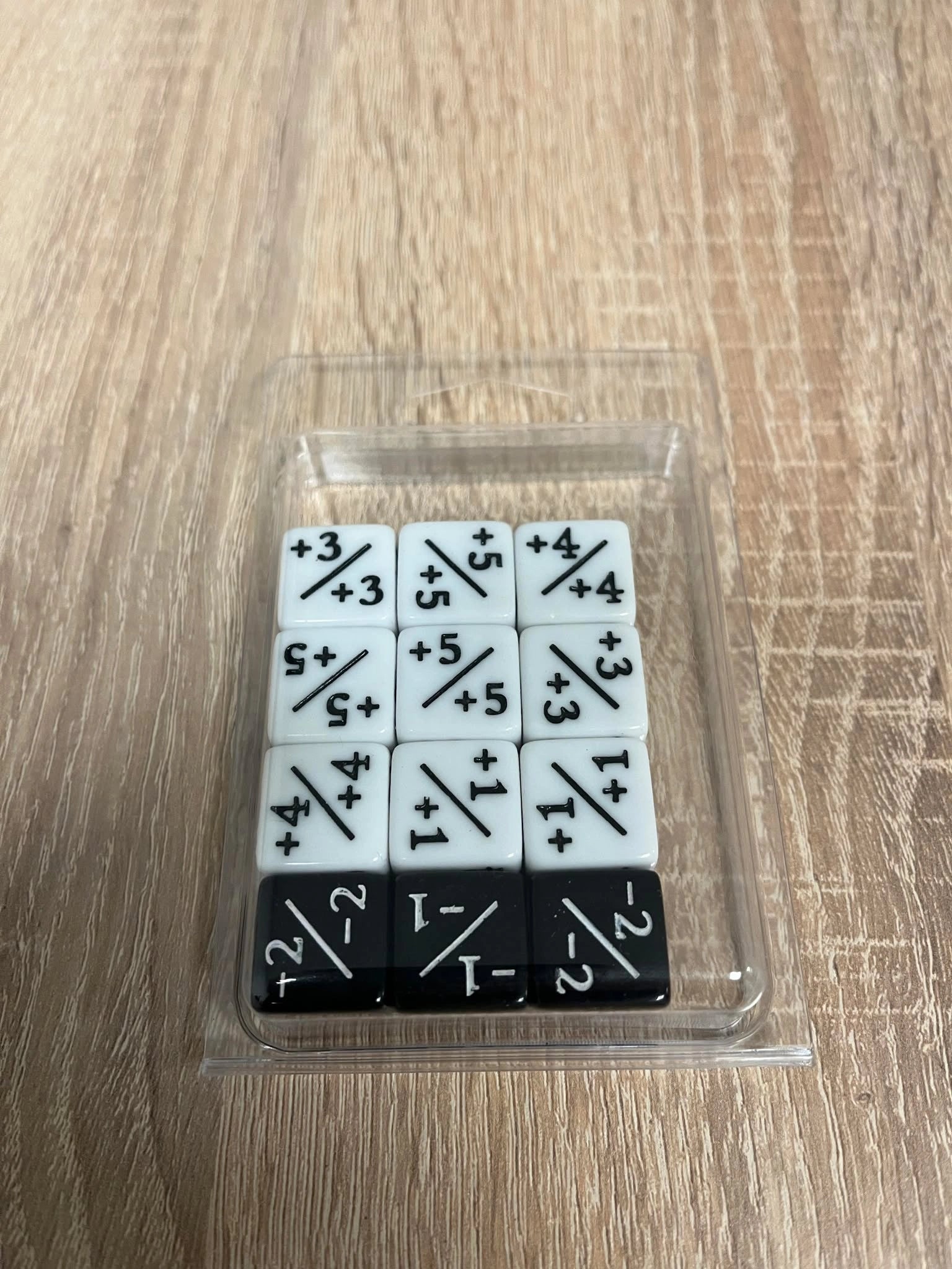 Black/White Positive/Negative D6 Dice 16 mm (12st)
