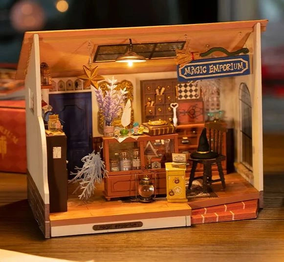 Kiki’s Magic Emporium - DIY Miniature House, Bookshelf Decoration Kit - Rolife