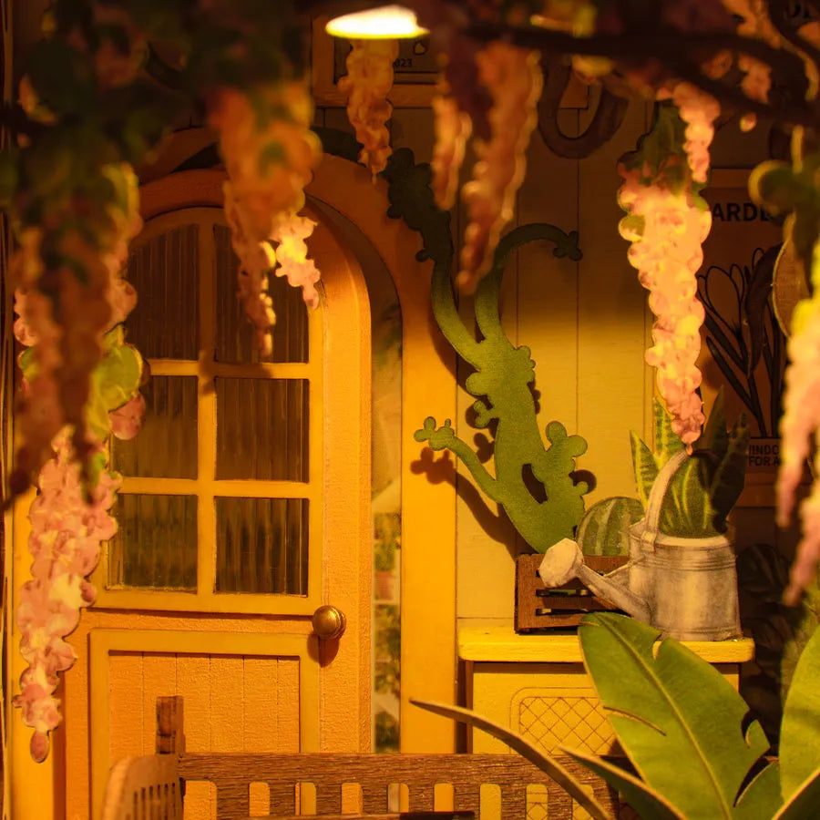 Garden House - Book Nook Kit - Rolife