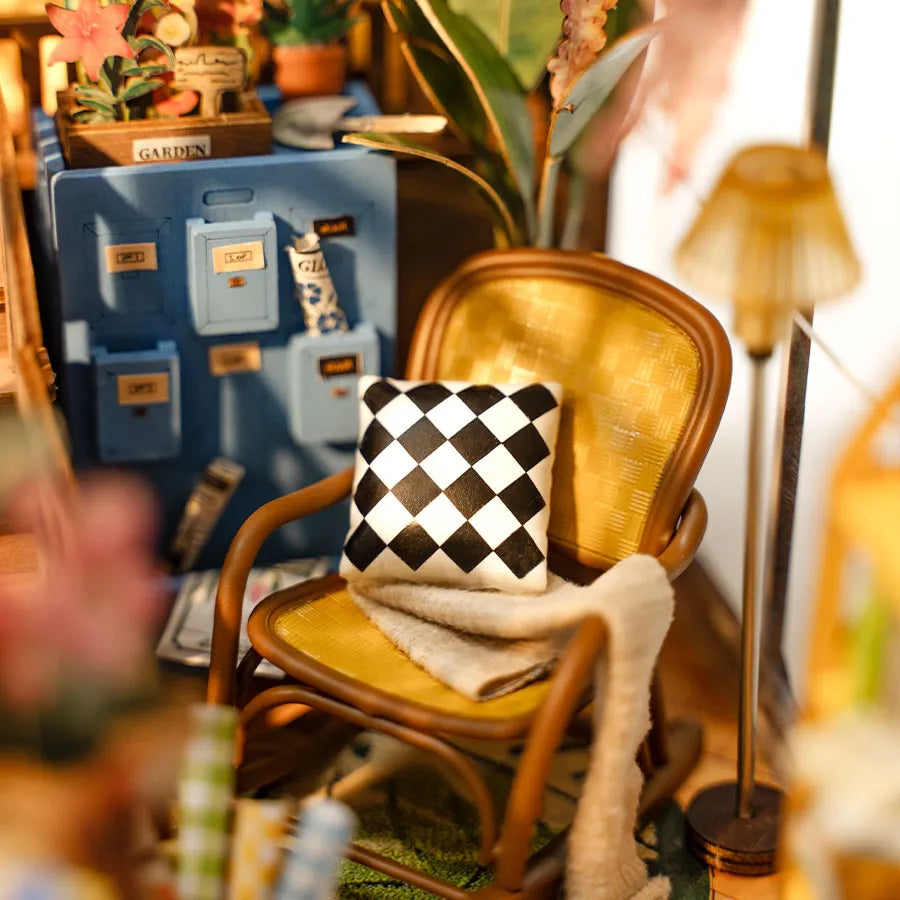 Garden House - Book Nook Kit - Rolife