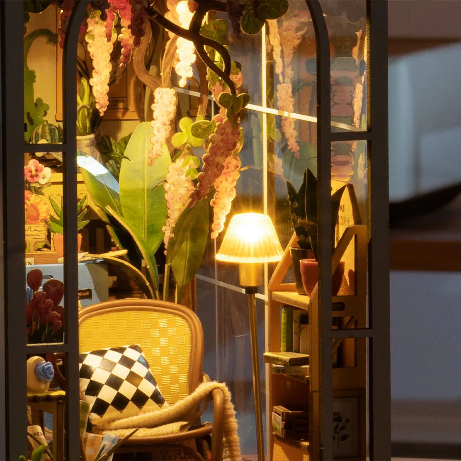 Garden House - Book Nook Kit - Rolife