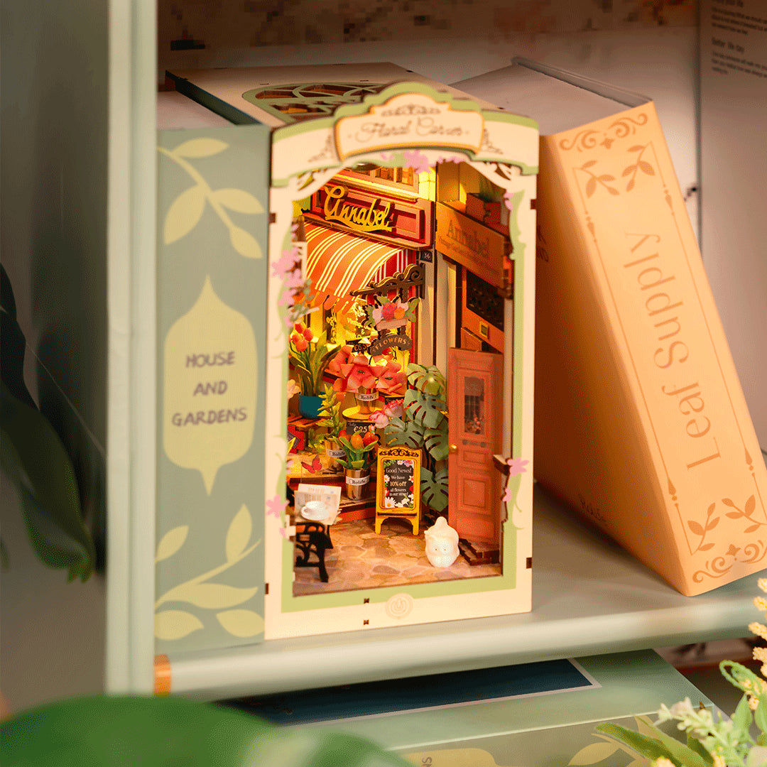 Floral Corner - Book Nook Kit - Rolife