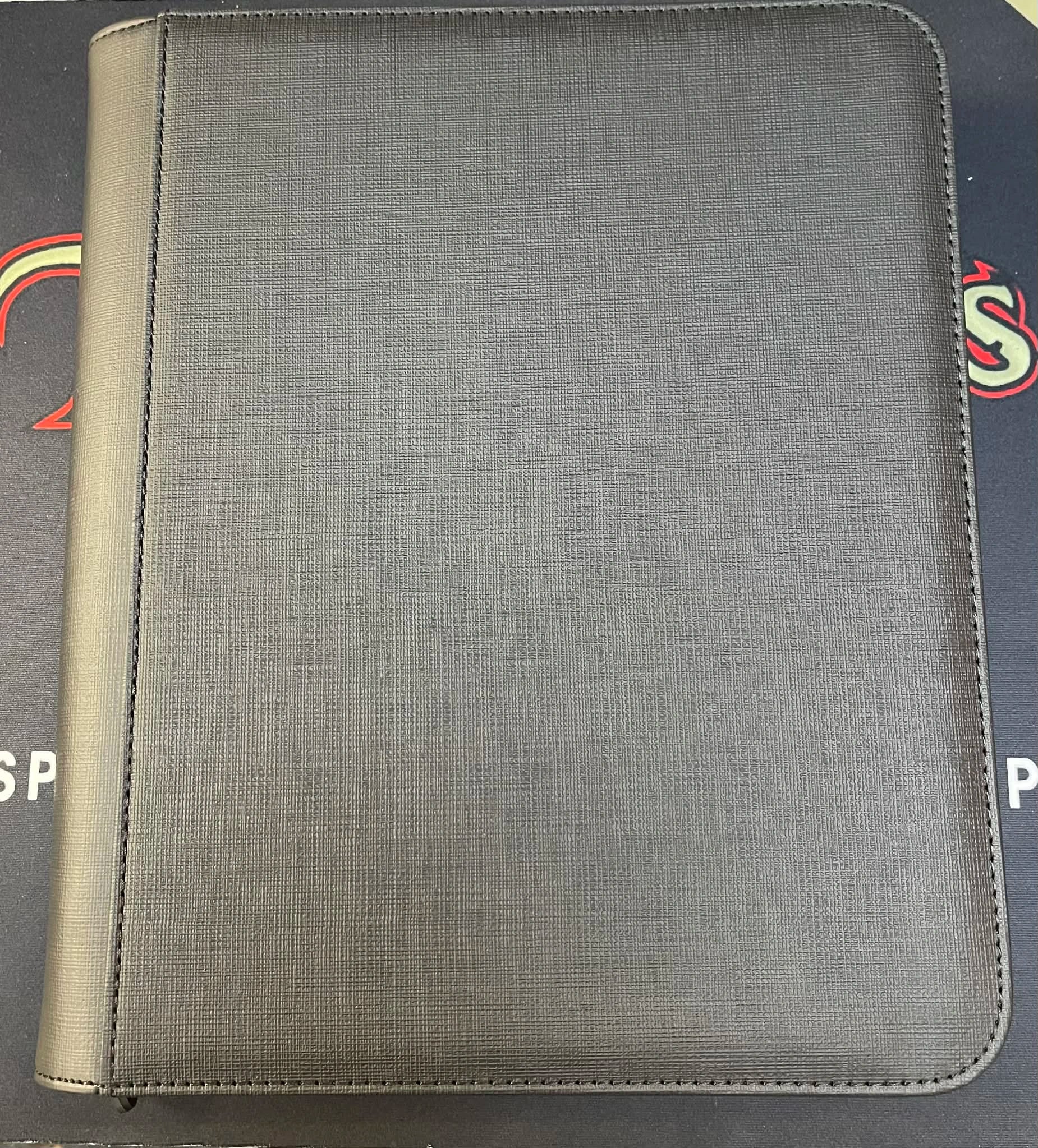 Toploader Zip Cardbinder 4-Pocket (112 cards) Black