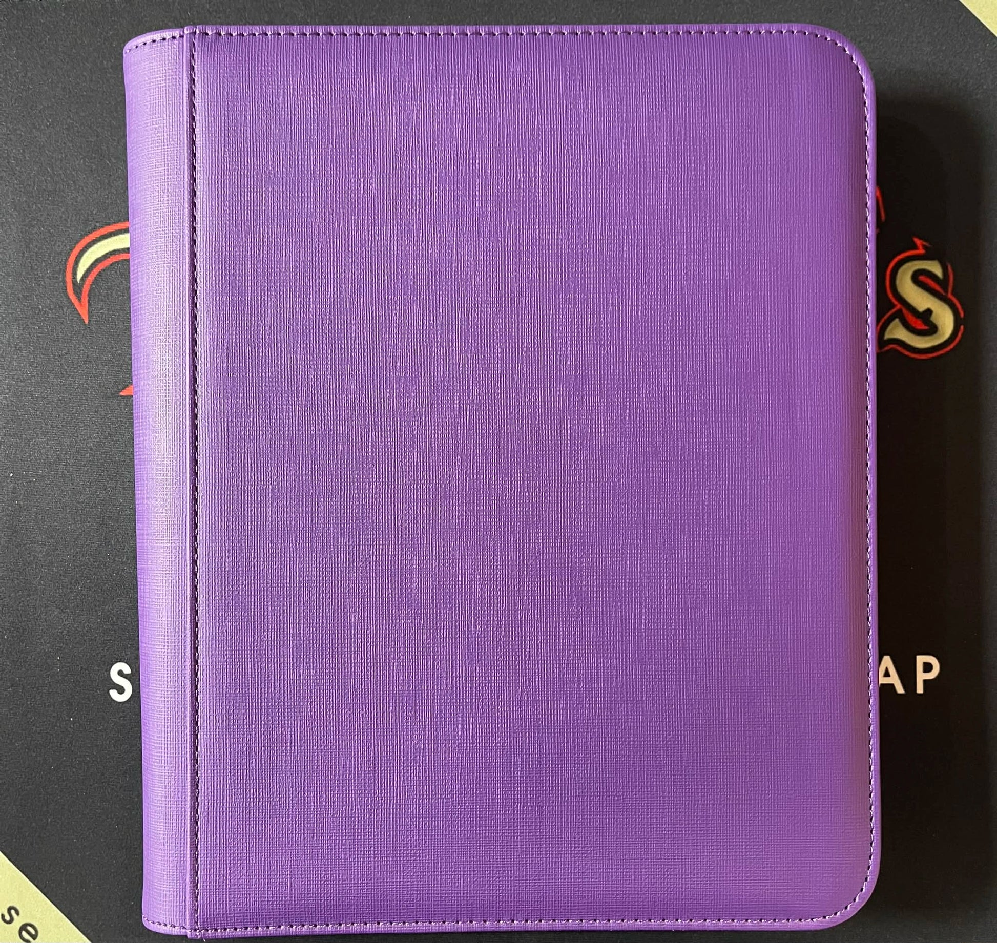 Toploader Zip Cardbinder 4-Pocket (112 cards) Purple