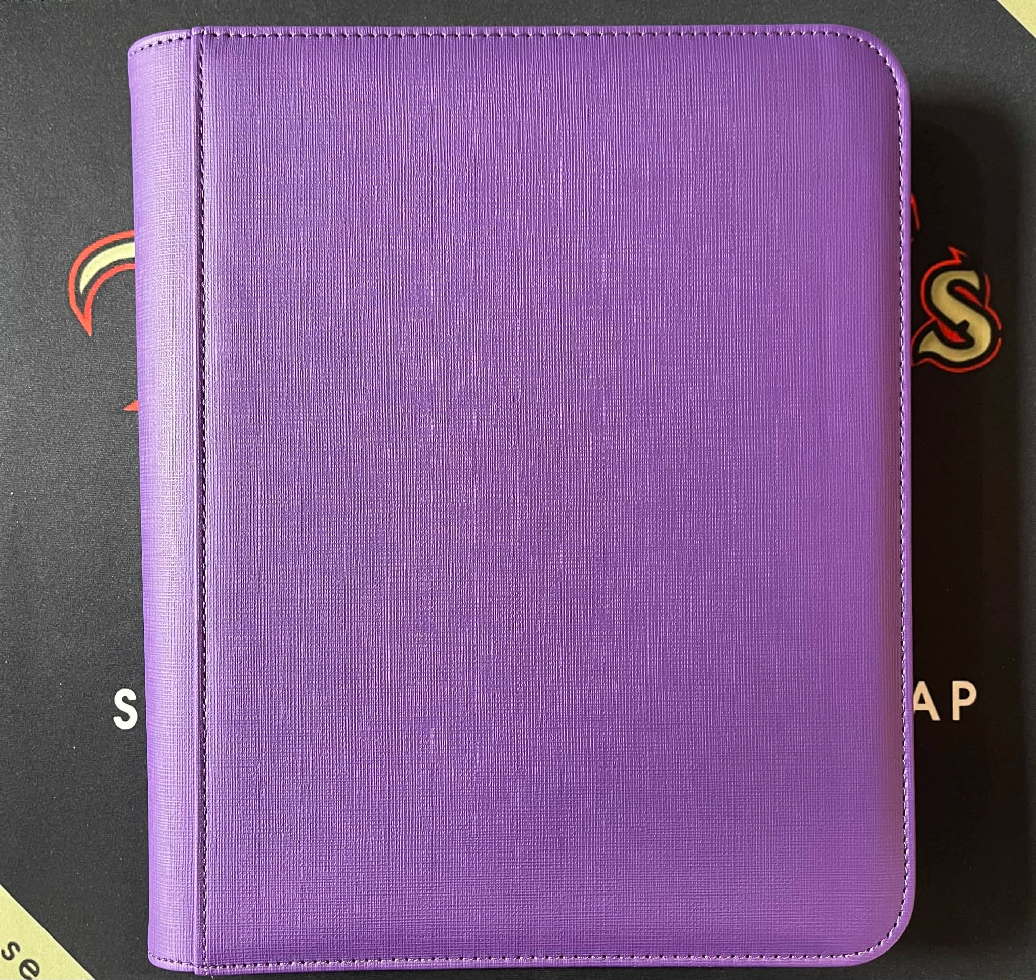 Toploader Zip Cardbinder 4-Pocket (112 cards) Purple