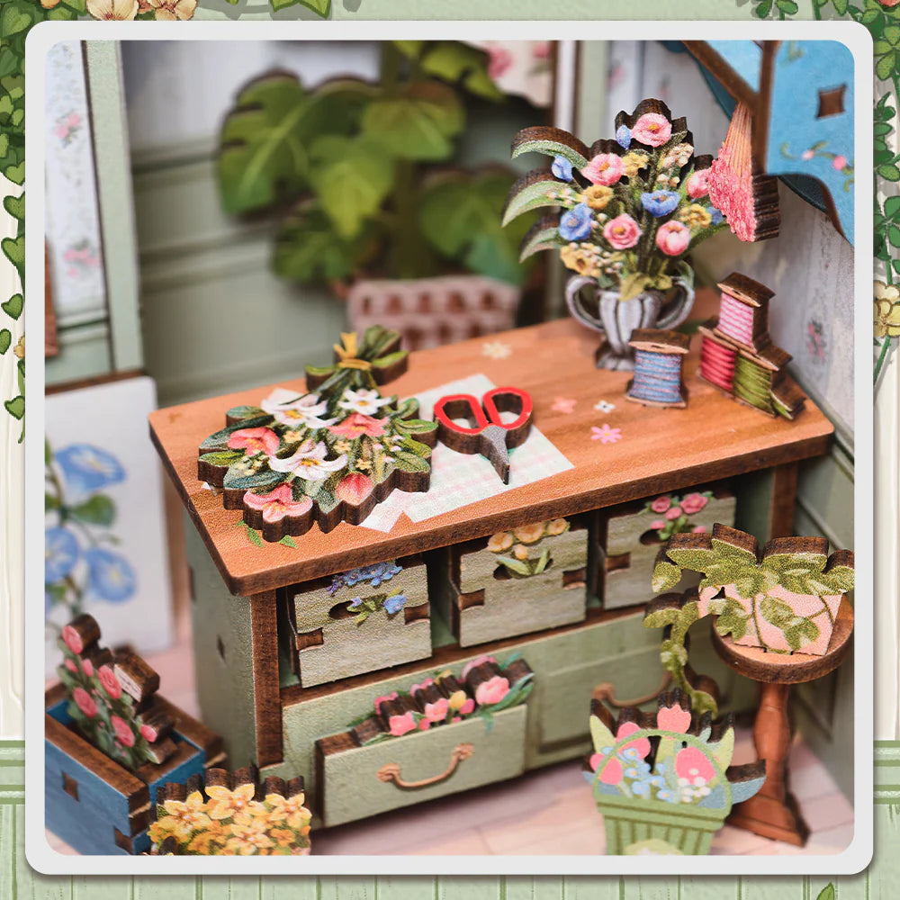 Champs-Élysées Florist - Book Nook Kit - CuteBee