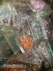 A Role Playing Dice Set: Random Dice Set Plast Förpackning
