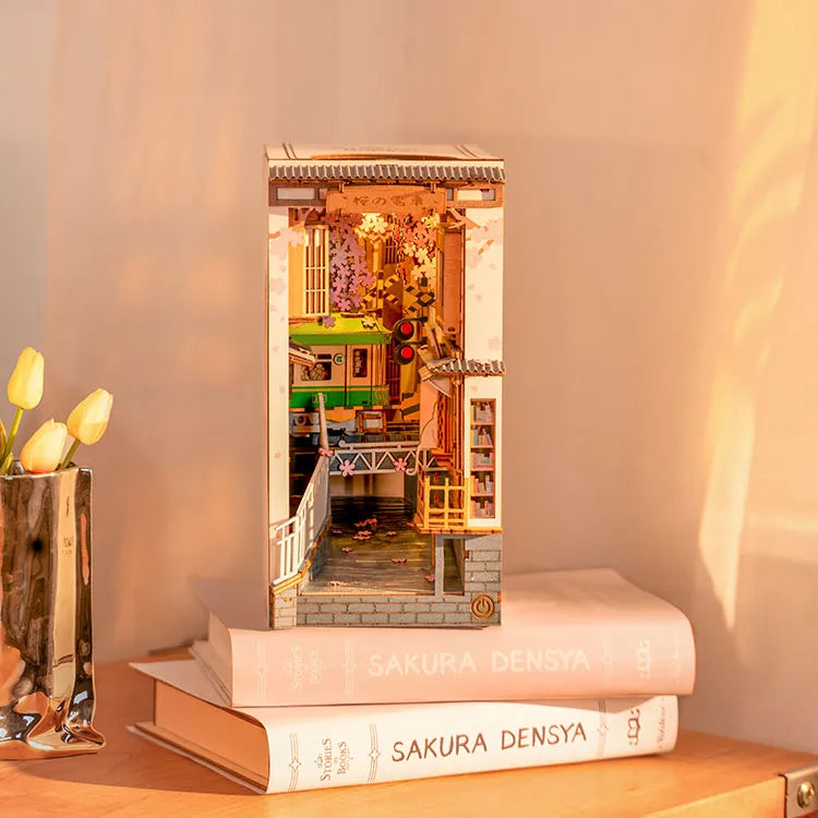 Sakura Densya - Book Nook Kit - Rolife