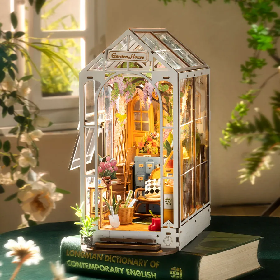 Garden House - Book Nook Kit - Rolife