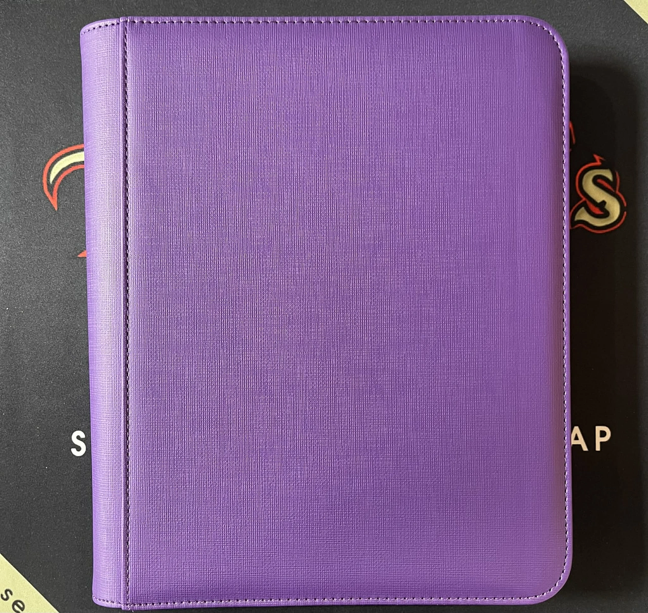 Toploader Zip Cardbinder 4-Pocket (112 cards) Purple
