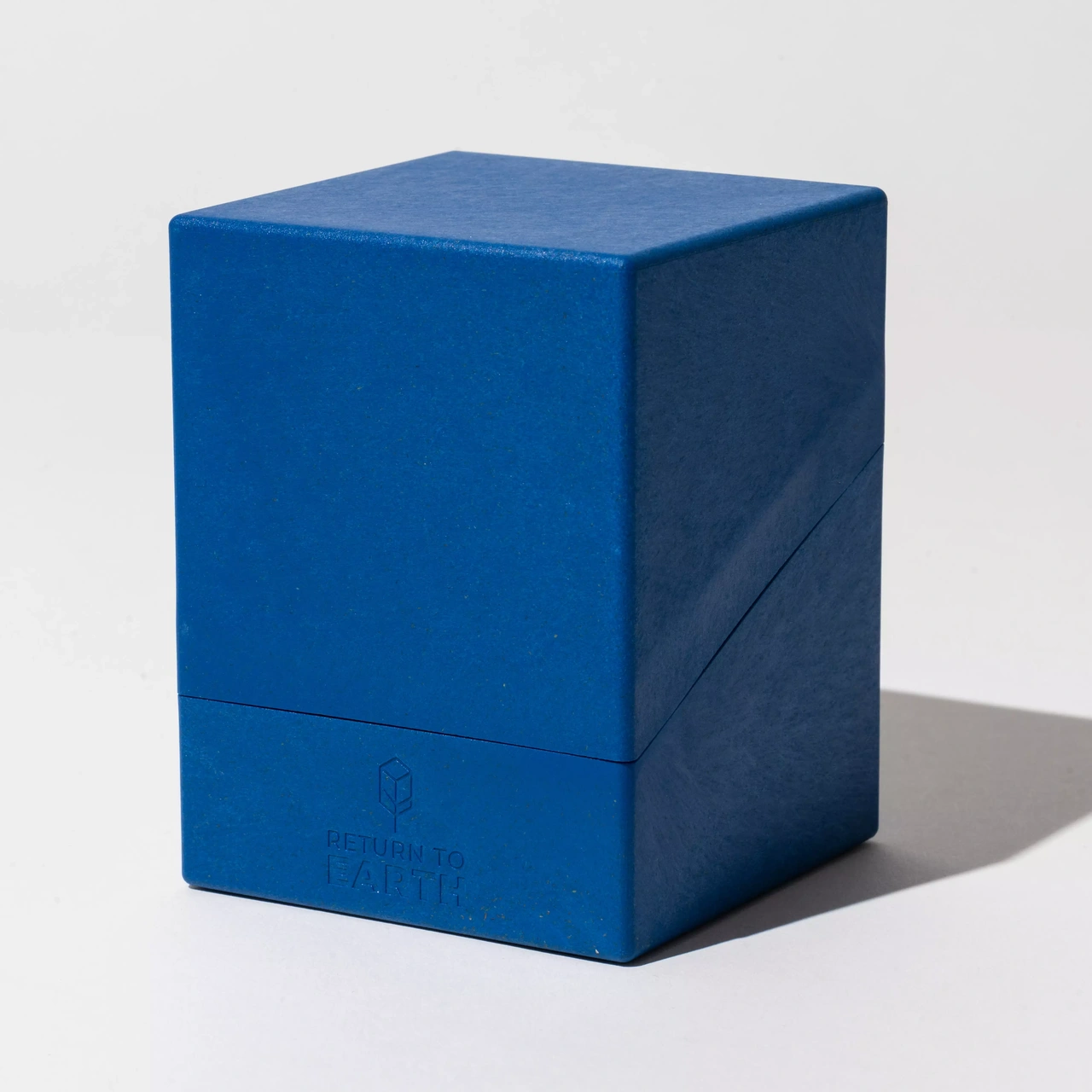 Ultimate Guard Return To Earth Boulder Deck Case 100+ Standard Size Blue